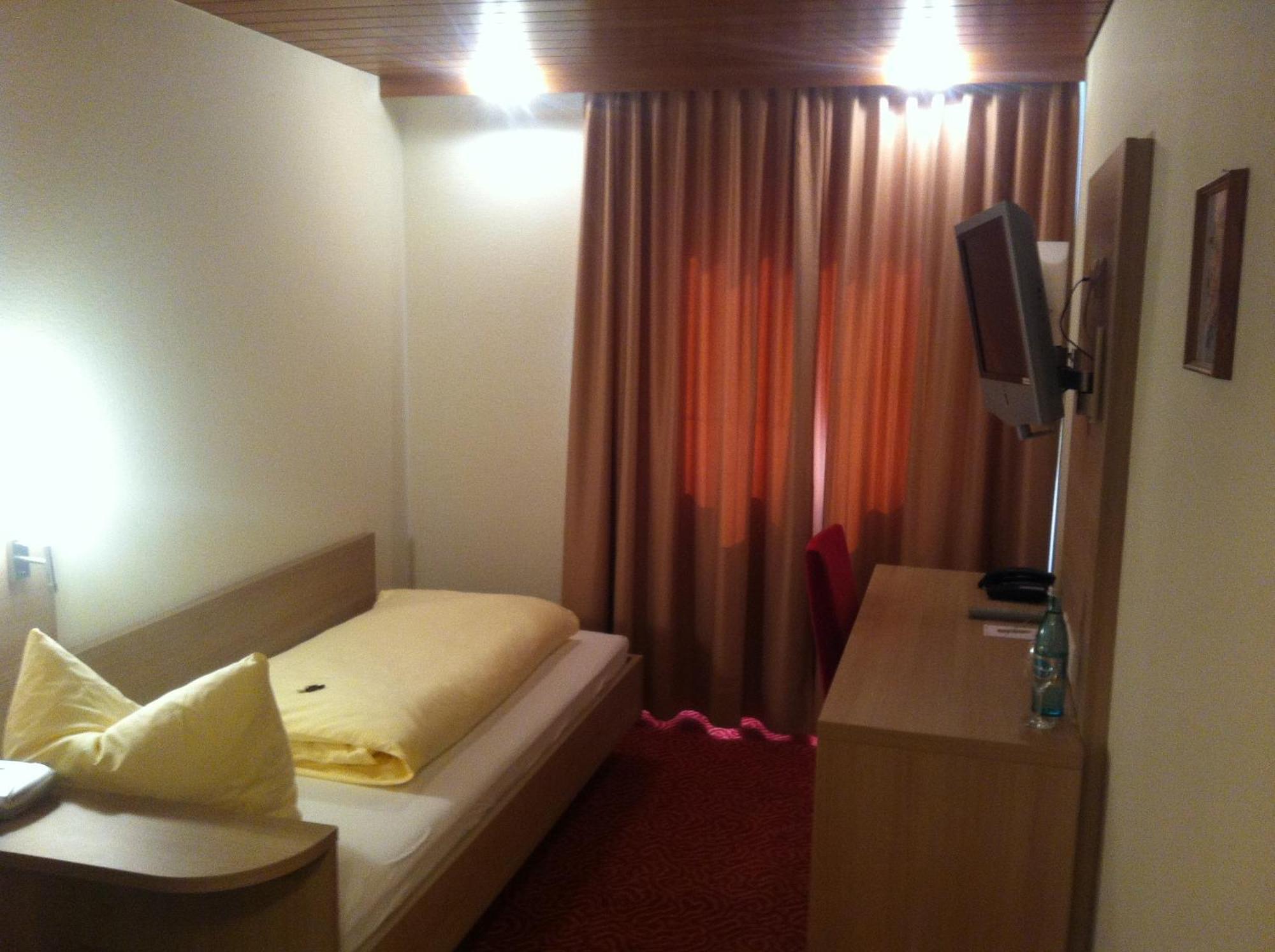 Tauberhotel Kette Вертхайм Екстериор снимка