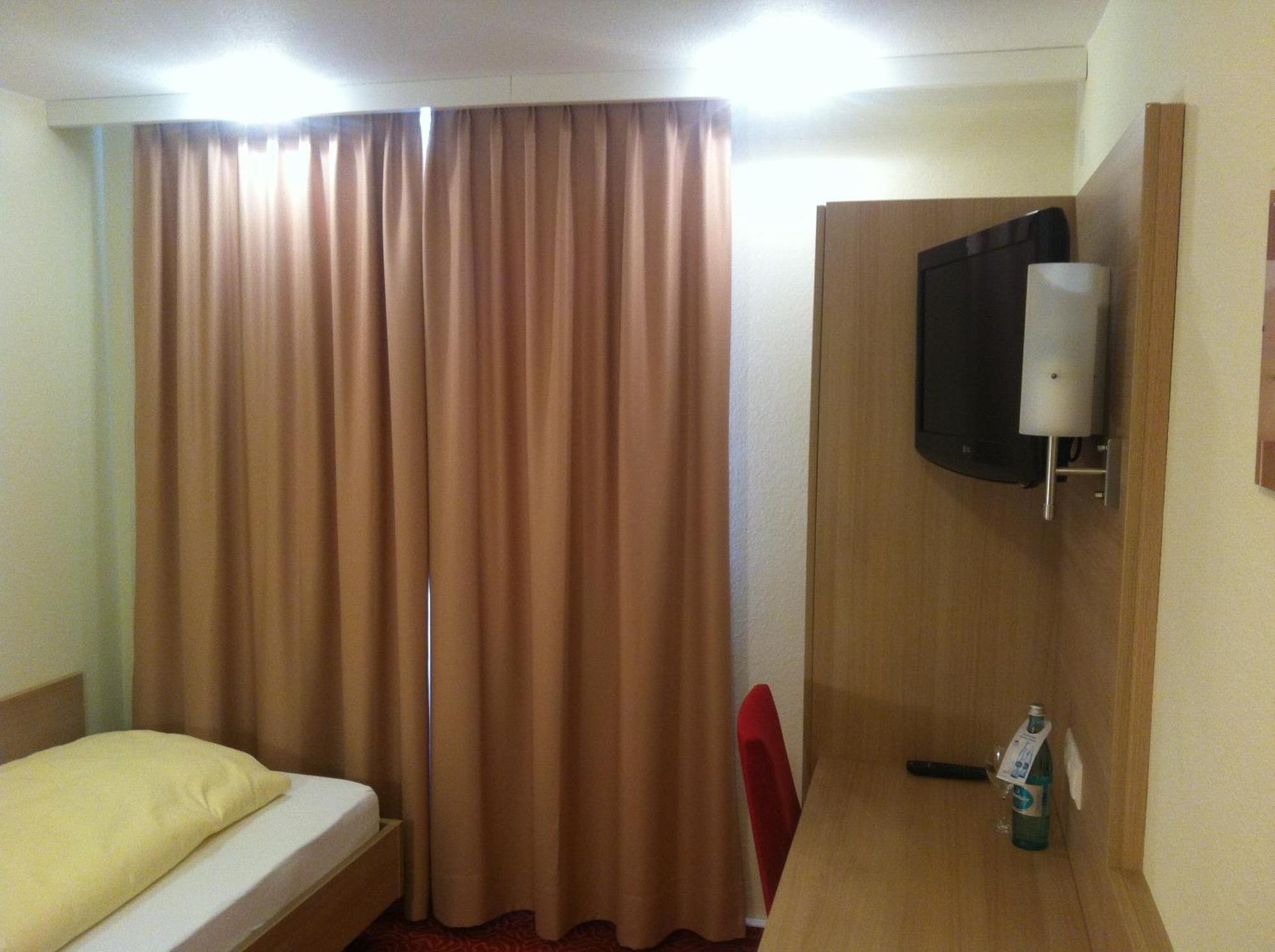 Tauberhotel Kette Вертхайм Екстериор снимка