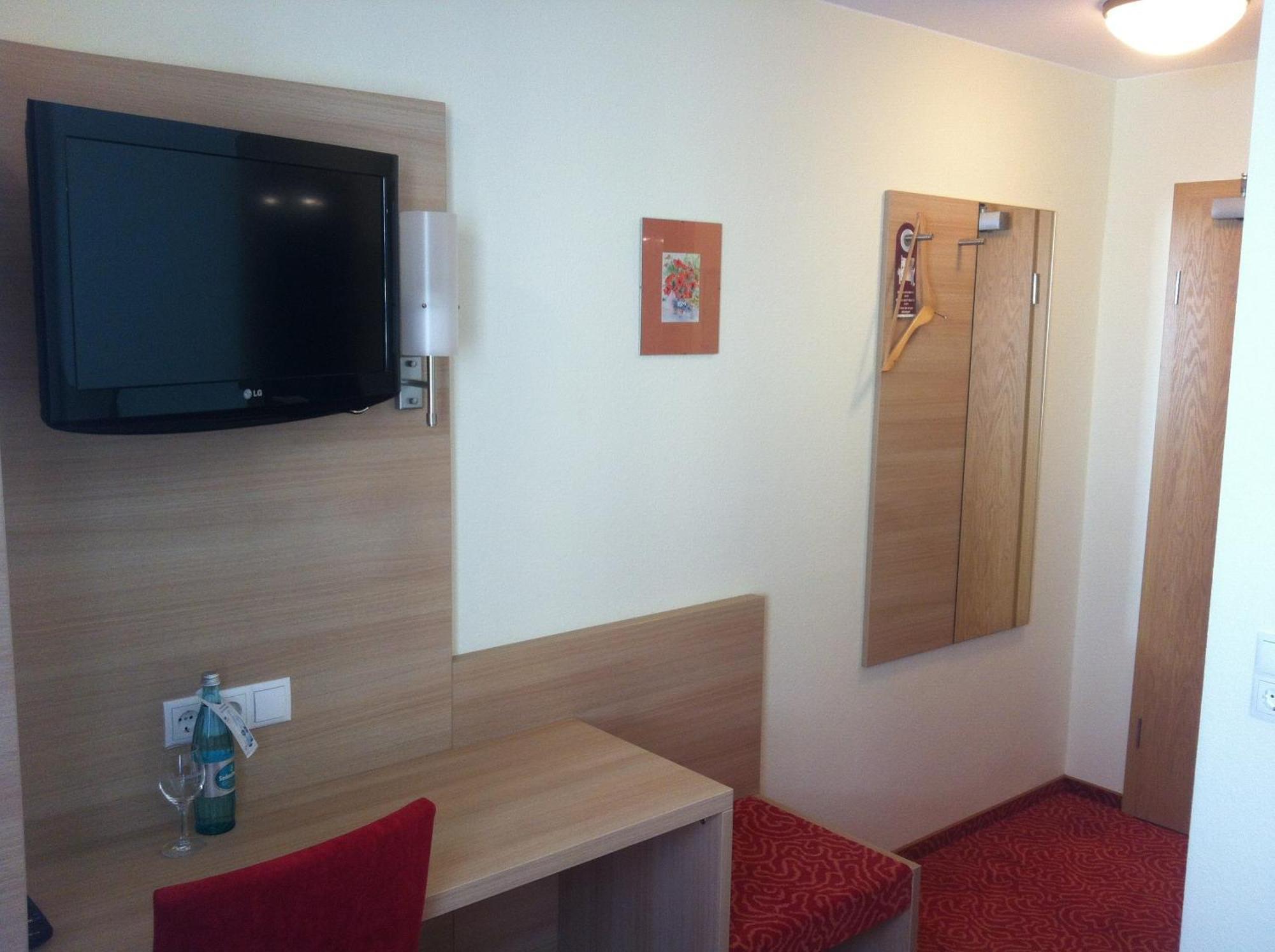 Tauberhotel Kette Вертхайм Екстериор снимка