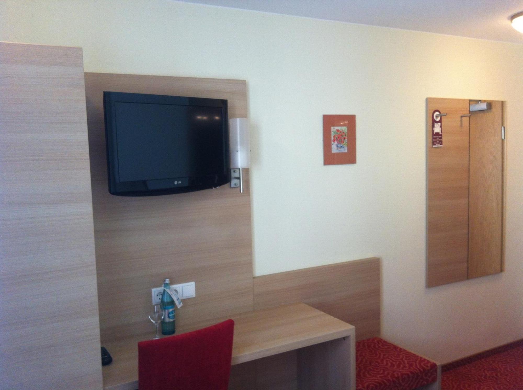 Tauberhotel Kette Вертхайм Екстериор снимка