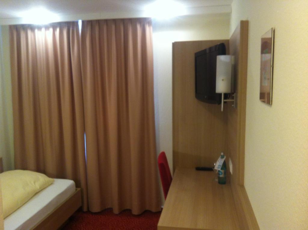 Tauberhotel Kette Вертхайм Стая снимка