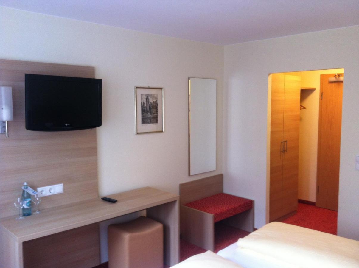 Tauberhotel Kette Вертхайм Стая снимка